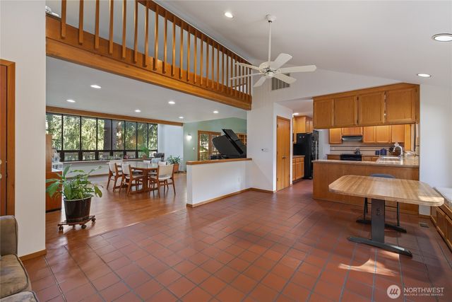 323 Keach Court, Steilacoom, WA 98388