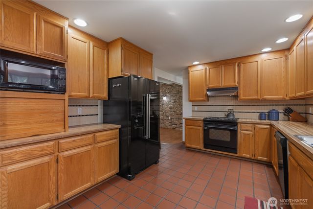 323 Keach Court, Steilacoom, WA 98388