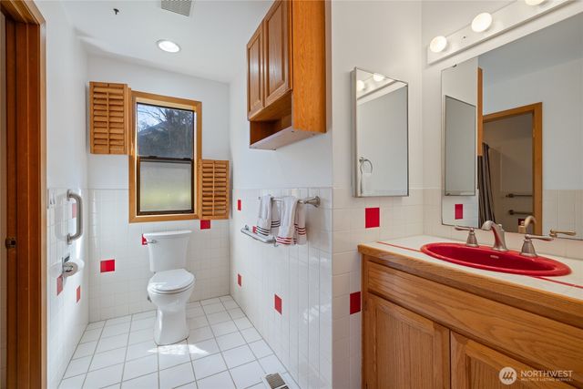 323 Keach Court, Steilacoom, WA 98388