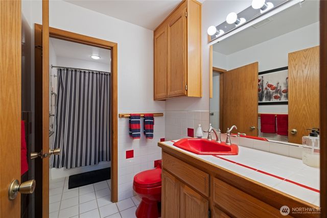 323 Keach Court, Steilacoom, WA 98388