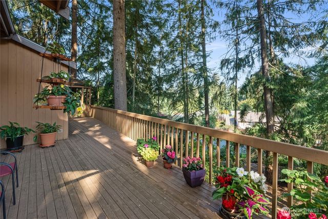 323 Keach Court, Steilacoom, WA 98388