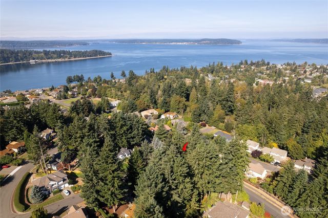 323 Keach Court, Steilacoom, WA 98388