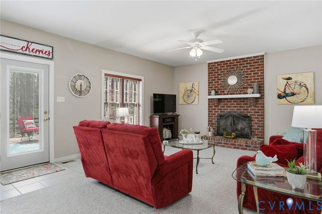 775 Snead Rd, Manakin Sabot, VA 23103