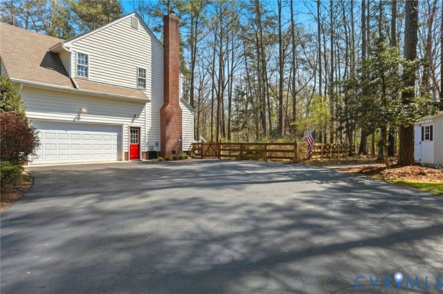 775 Snead Rd, Manakin Sabot, VA 23103