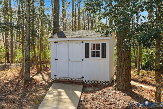 775 Snead Rd, Manakin Sabot, VA 23103