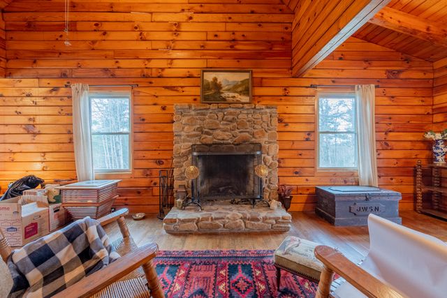183 Pine Mountain RD NE, Floyd, VA 24091