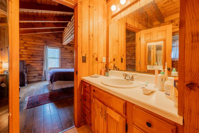 183 Pine Mountain RD NE, Floyd, VA 24091