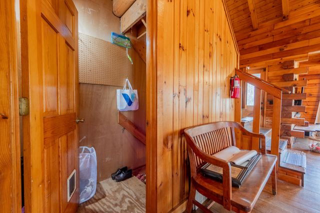 183 Pine Mountain RD NE, Floyd, VA 24091