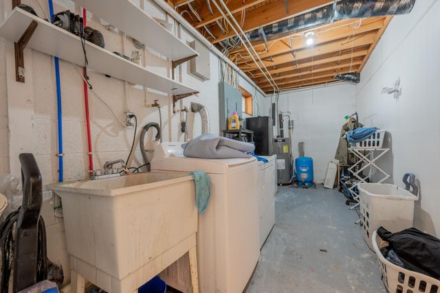 183 Pine Mountain RD NE, Floyd, VA 24091