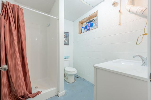 183 Pine Mountain RD NE, Floyd, VA 24091