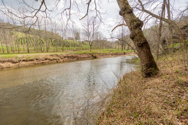 183 Pine Mountain RD NE, Floyd, VA 24091