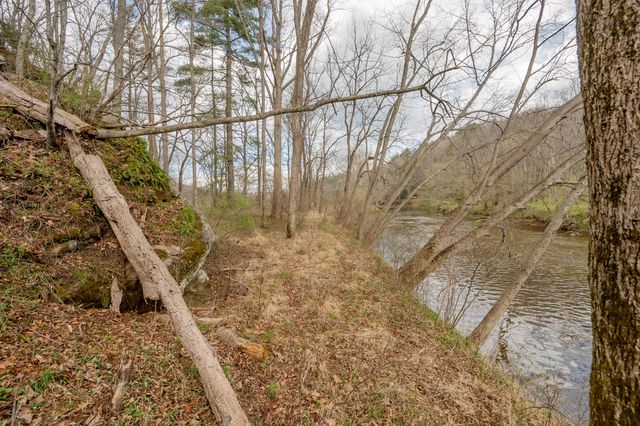 183 Pine Mountain RD NE, Floyd, VA 24091
