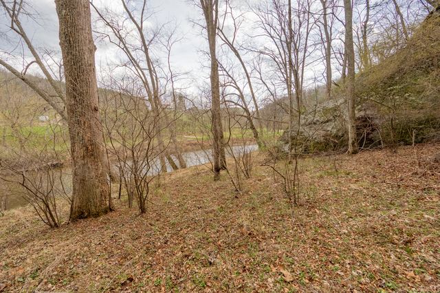 183 Pine Mountain RD NE, Floyd, VA 24091