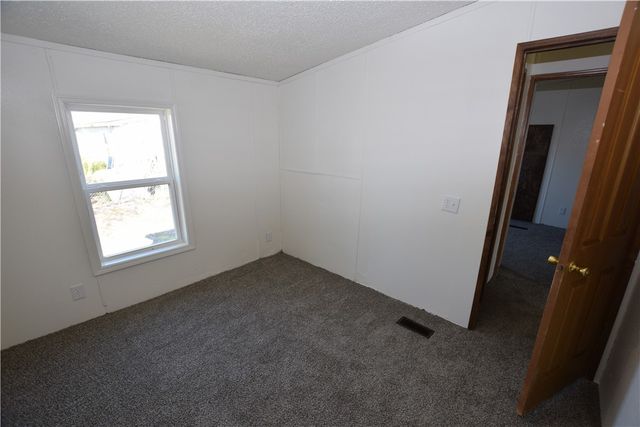 413 W Willow Street, Stilwell, OK 74960