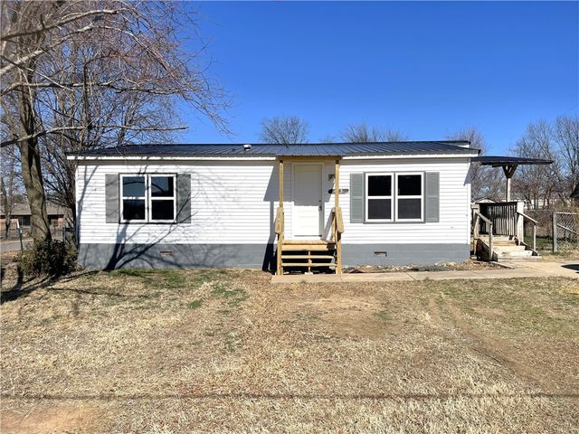 413 W Willow Street, Stilwell, OK 74960