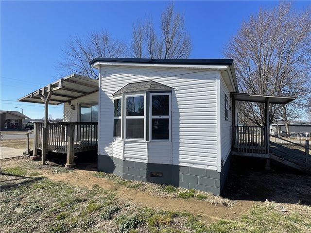 413 W Willow Street, Stilwell, OK 74960