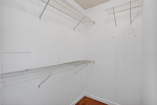 10302 NW 9th St Cir 204, Miami, FL 33172