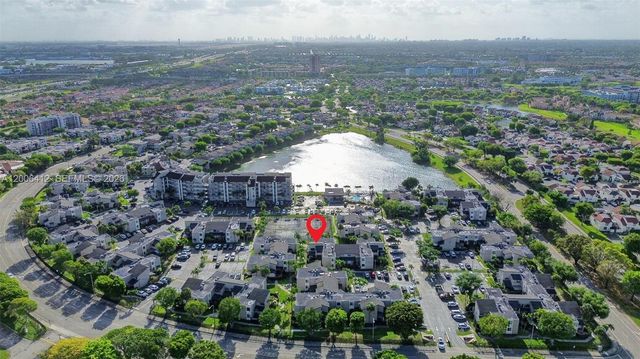 10302 NW 9th St Cir 204, Miami, FL 33172