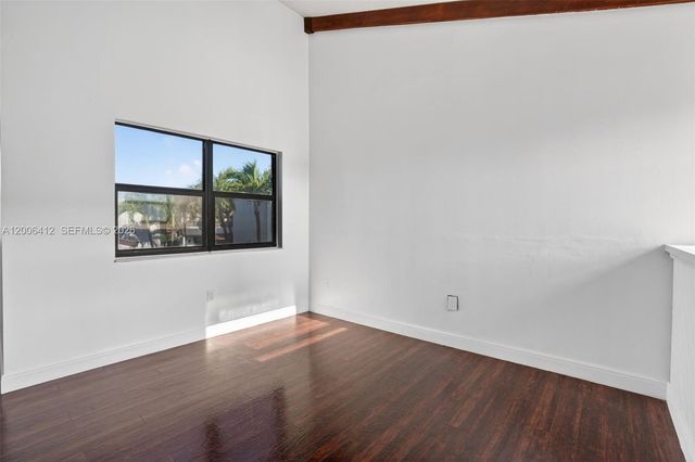 10302 NW 9th St Cir 204, Miami, FL 33172