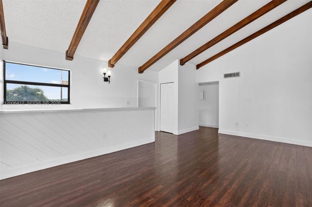 10302 NW 9th St Cir 204, Miami, FL 33172