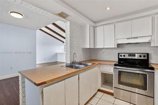 10302 NW 9th St Cir 204, Miami, FL 33172