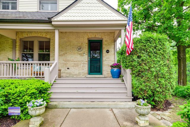 3760 Gilgare Lane, Highland Park, IL 60035