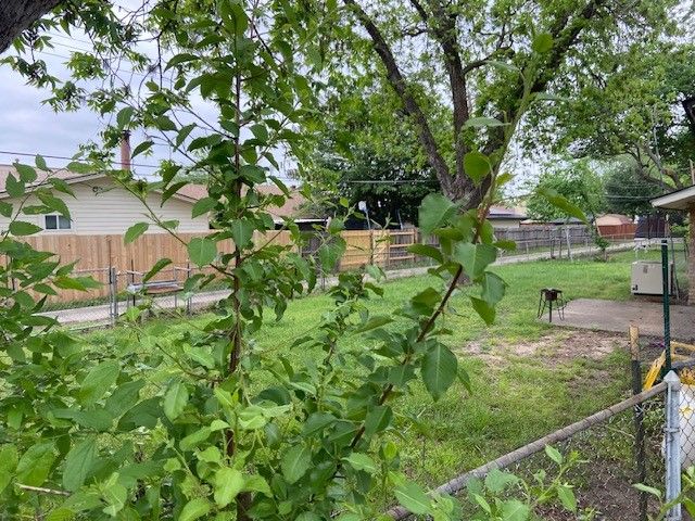 1702 Santa Clara Court, Grand Prairie, TX 75051