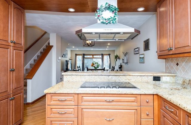 905 Sherwood Forest Ln. 905, Saugus, MA 01906