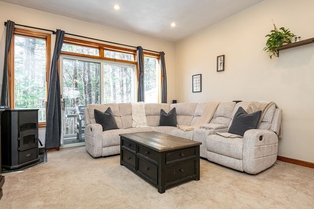 905 Sherwood Forest Ln. 905, Saugus, MA 01906