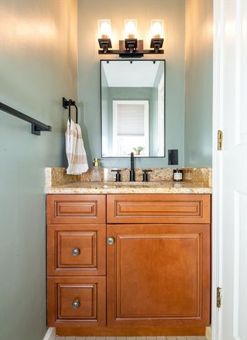 905 Sherwood Forest Ln. 905, Saugus, MA 01906