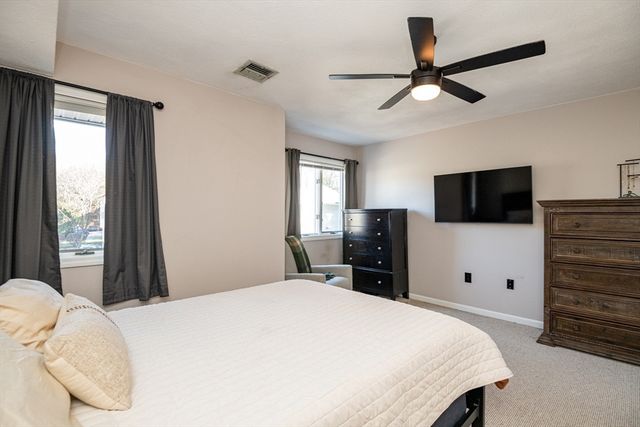 905 Sherwood Forest Ln. 905, Saugus, MA 01906