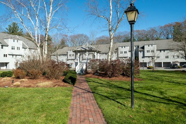 905 Sherwood Forest Ln. 905, Saugus, MA 01906