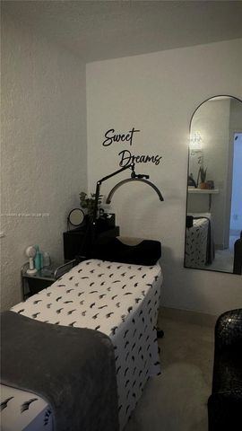 Coral Gables SW Bird Road, Miami, FL 33155