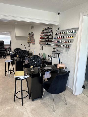 Coral Gables SW Bird Road, Miami, FL 33155