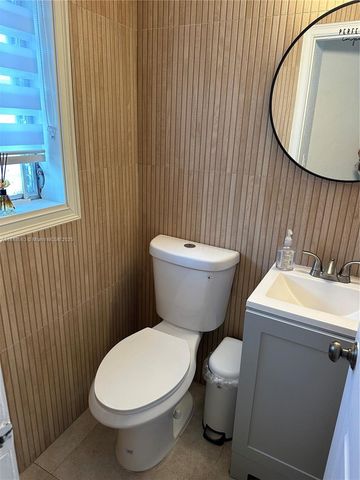 Coral Gables SW Bird Road, Miami, FL 33155