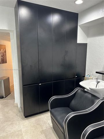 Coral Gables SW Bird Road, Miami, FL 33155