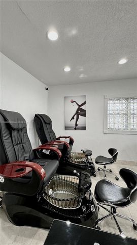 Coral Gables SW Bird Road, Miami, FL 33155