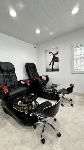 Coral Gables SW Bird Road, Miami, FL 33155