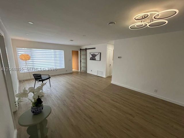 6220 NW 19th St, Sunrise, FL 33313