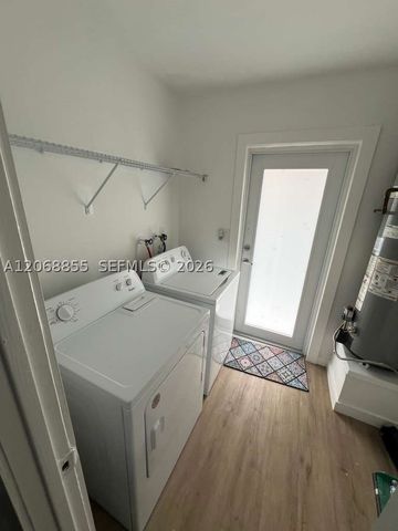 6220 NW 19th St, Sunrise, FL 33313