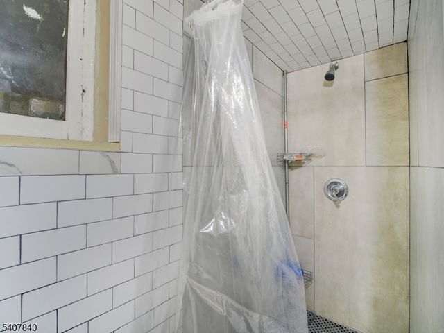 24 White Ter, Newark City, NJ 07108