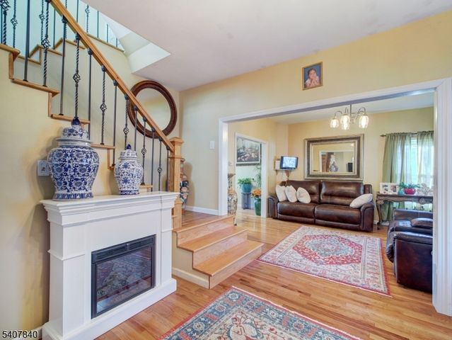 24 White Ter, Newark City, NJ 07108