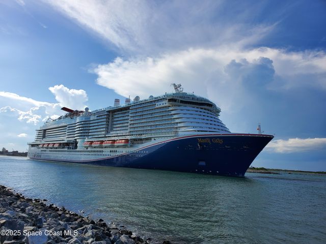 586 N Wickham Road 63, Melbourne, FL 32935