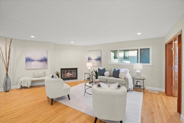 20713 Saint Charles Street, Saratoga, CA 95070