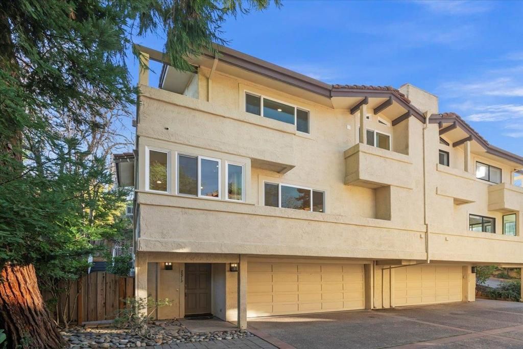 20713 Saint Charles Street, Saratoga, CA 95070