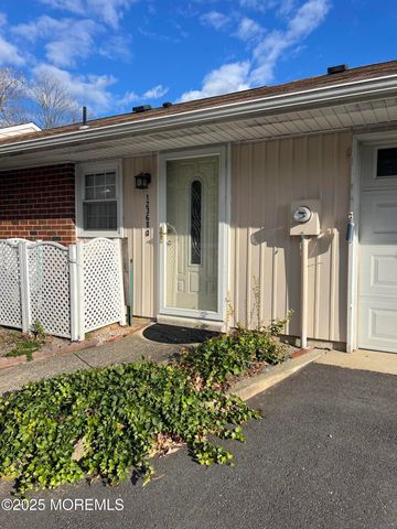 1236B Hamilton Court, Lakewood, NJ 08701