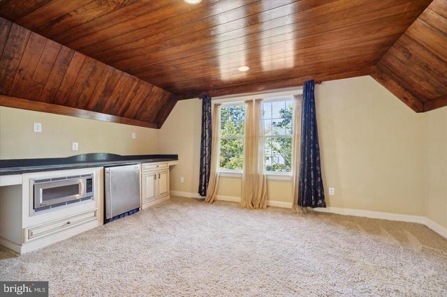 20 MEREDITH RD, Phoenixville, PA 19460