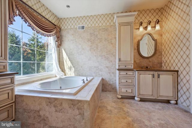 20 MEREDITH RD, Phoenixville, PA 19460