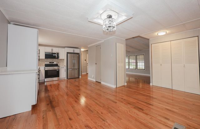 62 Roger Road, Goffstown, NH 03045