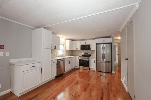 62 Roger Road, Goffstown, NH 03045